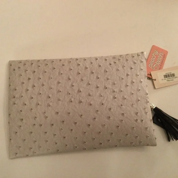 Peachy Keen NWT Clutch Purse Handbag Tan and Brown - Picture 7 of 8